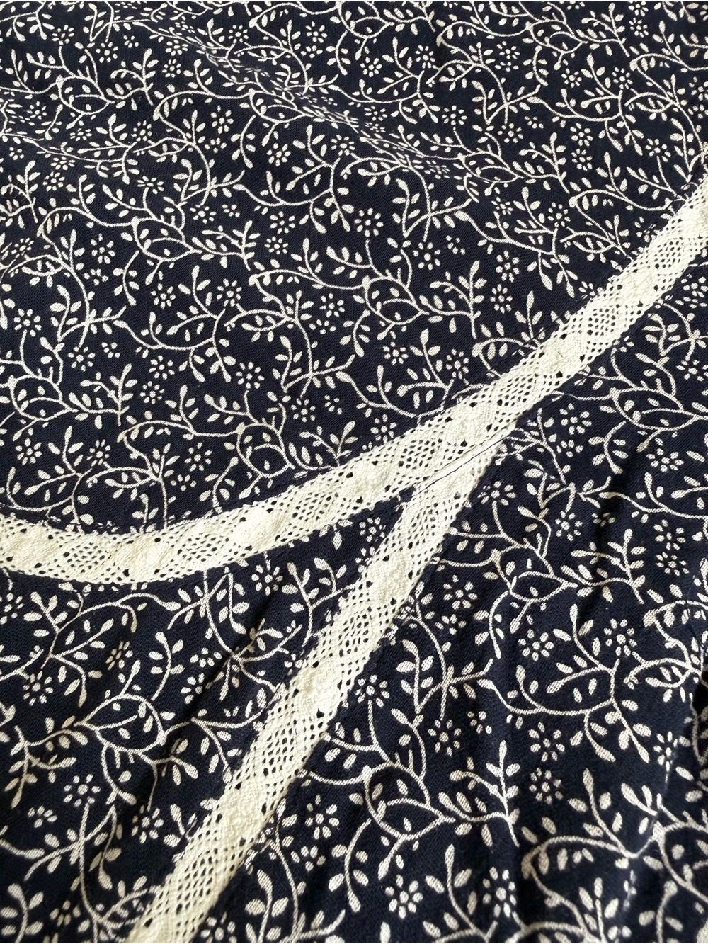 Meadows NWT Prairie Midi Dress Navy Floral Lace Cottagecore Romantic US 8 - Picture 7 of 13